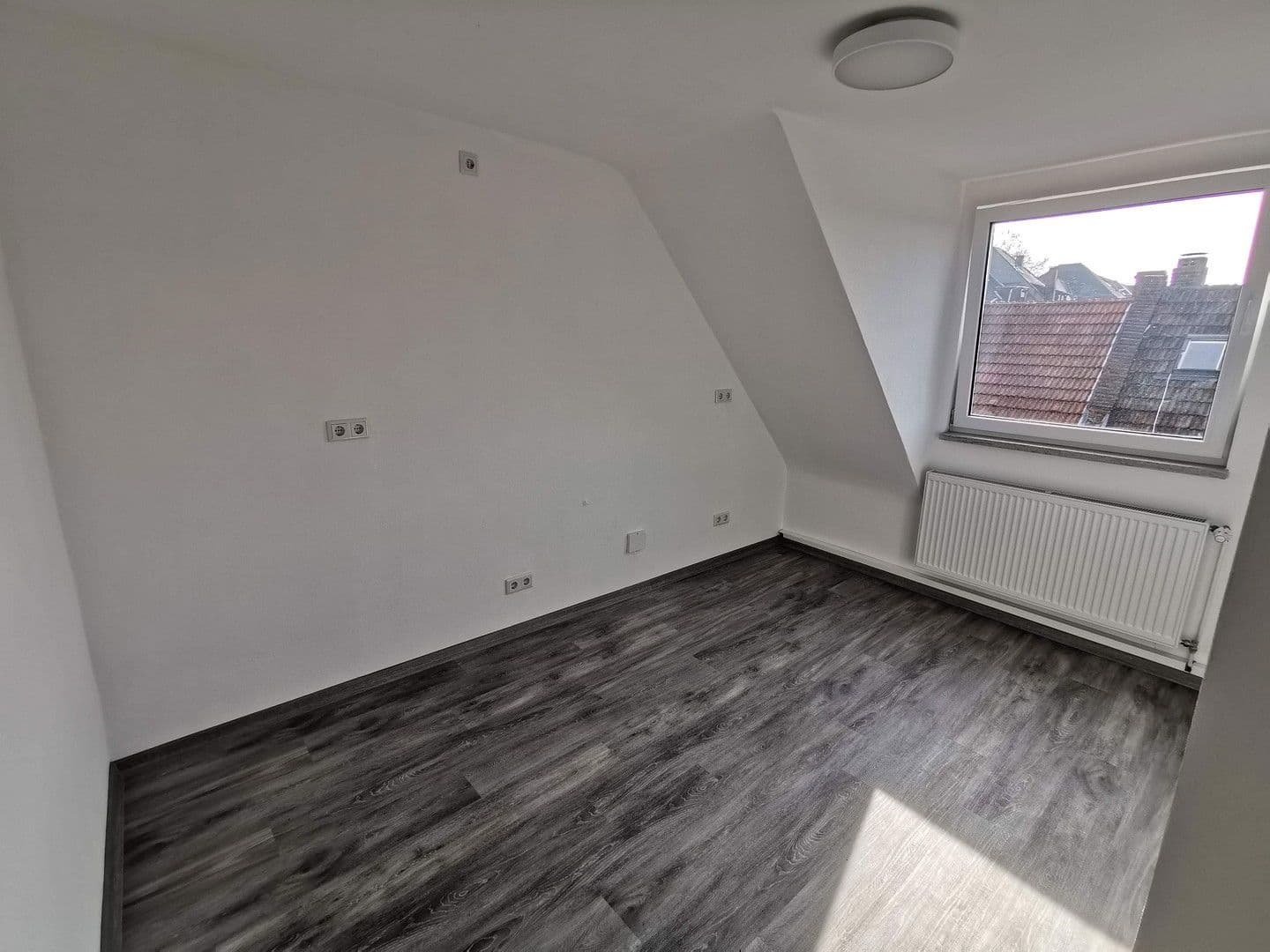 Pronájem bytu 2+1 54 m², Mannheim, Bádensko-Württembersko Pronájem bytu 2+1 54 m², Mannheim, Bádensko-Württembersko