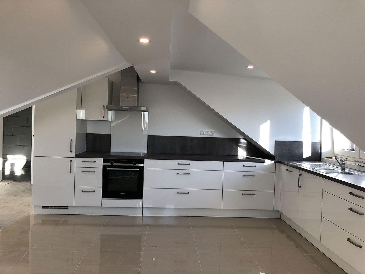 Pronájem bytu 2+1 86 m², Plön, Šlesvicko-Holštýnsko Pronájem bytu 2+1 86 m², Plön, Šlesvicko-Holštýnsko