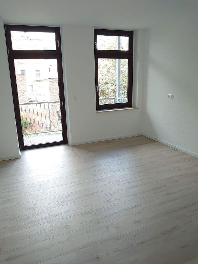 Prodej domu 372 m², pozemek 370 m², Humboldtstraße 8, Reichenbach, Sasko Prodej domu 372 m², pozemek 370 m², Humboldtstraße 8, Reichenbach, Sasko