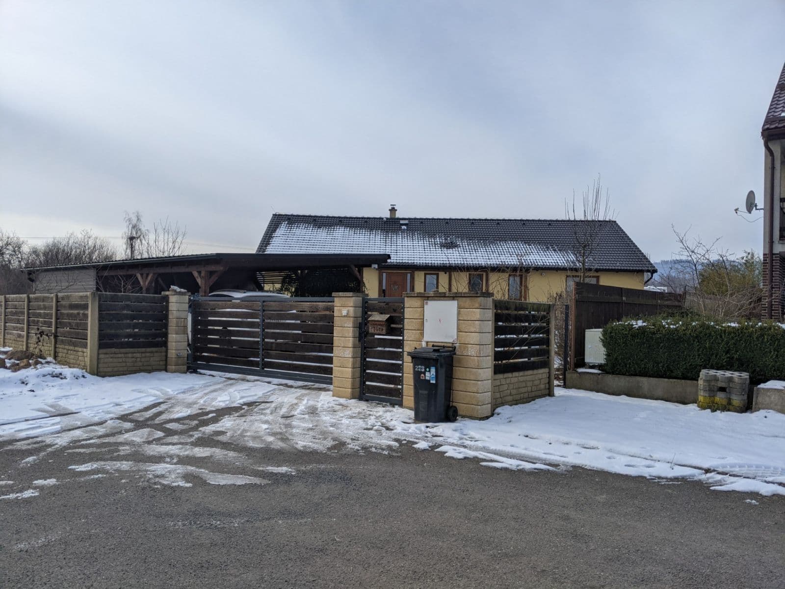 Prodej domu 195 m², pozemek 5.647 m², V sadech, Rožmitál pod Třemšínem, Středočeský kraj Prodej domu 195 m², pozemek 5.647 m², V sadech, Rožmitál pod Třemšínem, Středočeský kraj