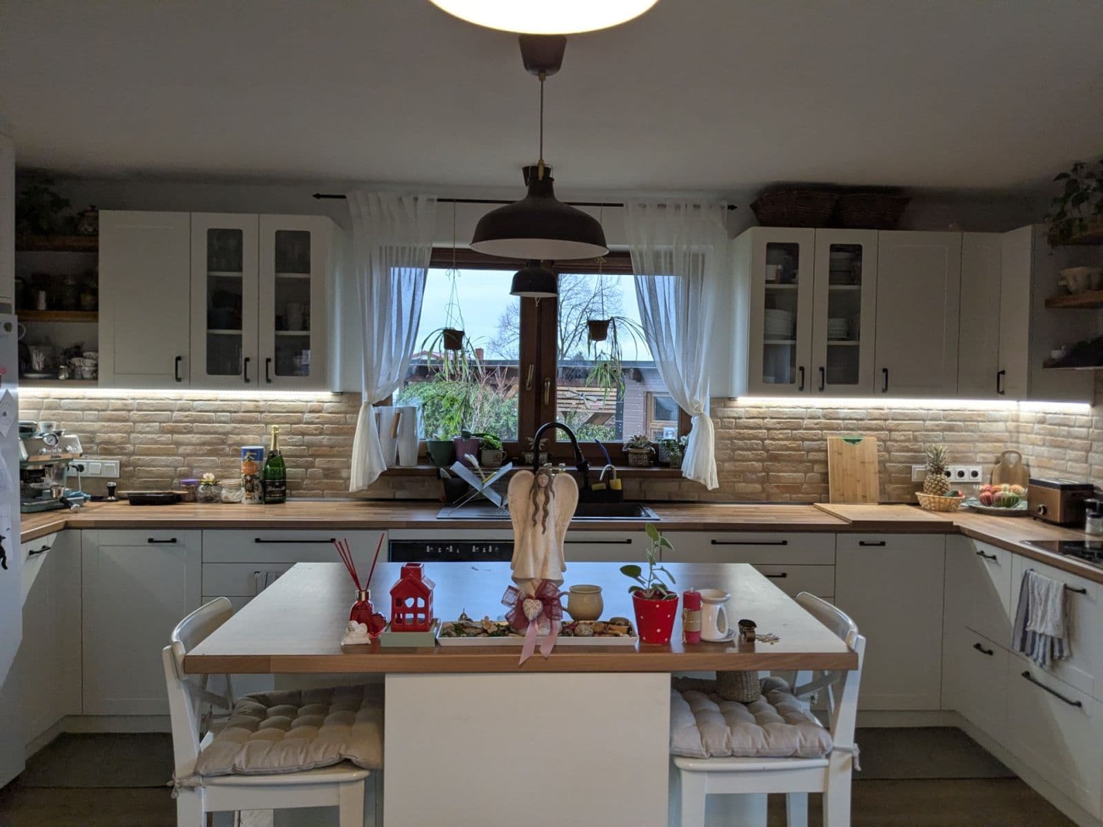 Prodej domu 195 m², pozemek 5.647 m², V sadech, Rožmitál pod Třemšínem, Středočeský kraj Prodej domu 195 m², pozemek 5.647 m², V sadech, Rožmitál pod Třemšínem, Středočeský kraj