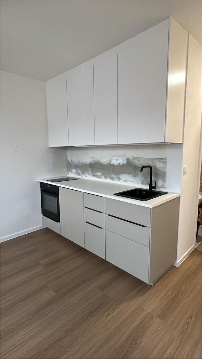Pronájem bytu 2+kk 36 m², Na Vyhlídce, Děčín, Ústecký kraj Pronájem bytu 2+kk 36 m², Na Vyhlídce, Děčín, Ústecký kraj