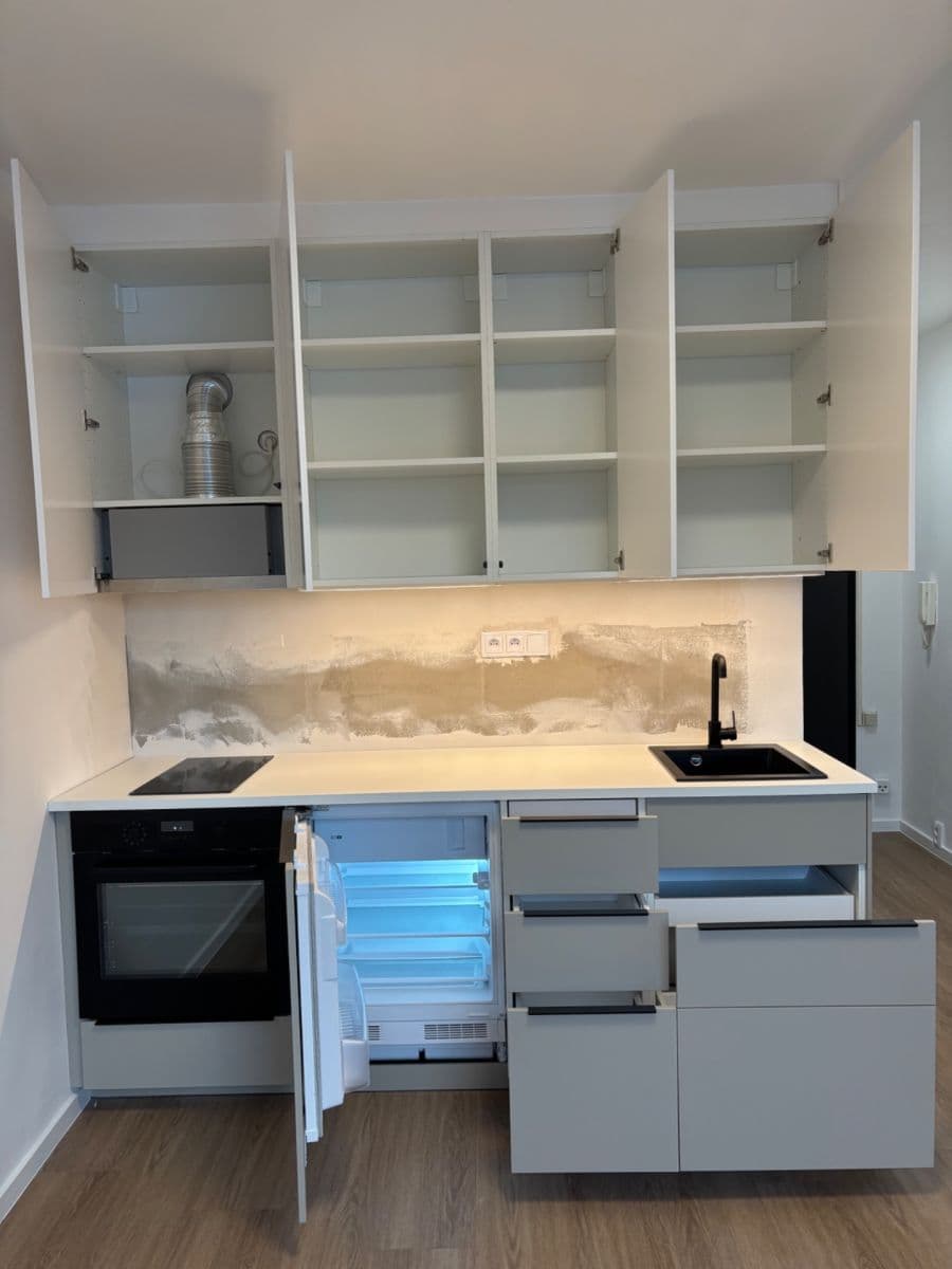 Pronájem bytu 2+kk 36 m², Na Vyhlídce, Děčín, Ústecký kraj Pronájem bytu 2+kk 36 m², Na Vyhlídce, Děčín, Ústecký kraj