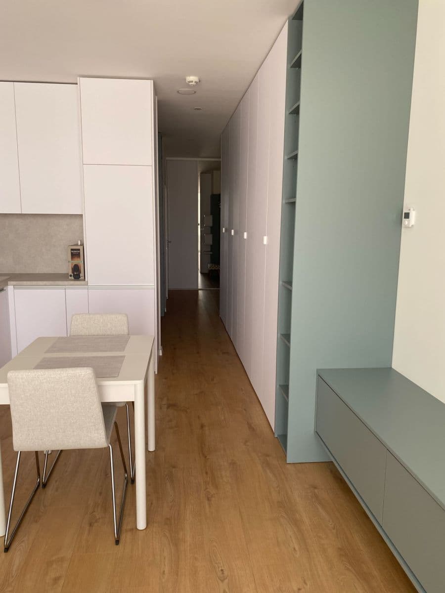 Pronájem bytu 1+1 34 m², Rožňavská, Nové Mesto, Bratislavský kraj Pronájem bytu 1+1 34 m², Rožňavská, Nové Mesto, Bratislavský kraj