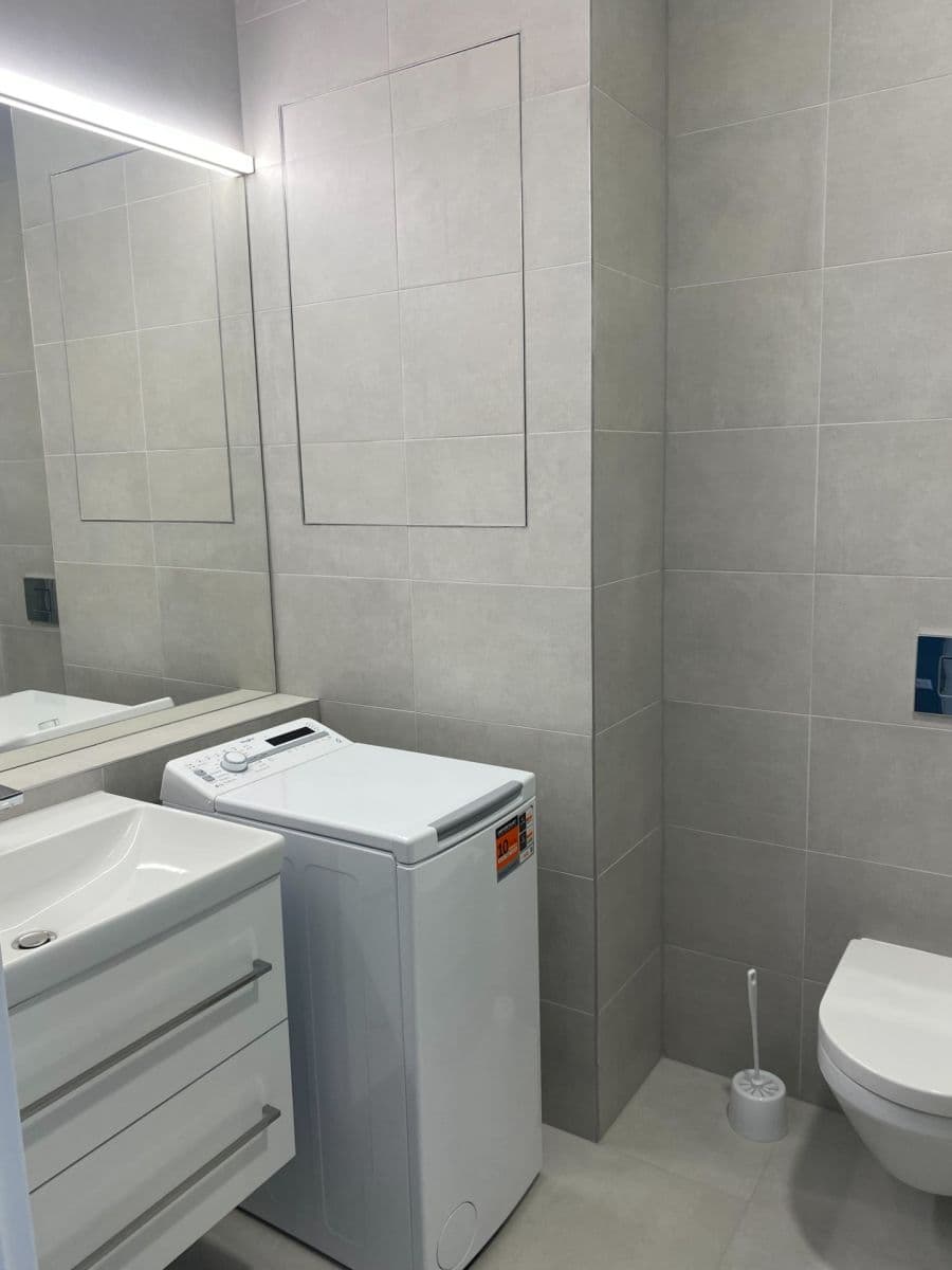 Pronájem bytu 1+1 34 m², Rožňavská, Nové Mesto, Bratislavský kraj Pronájem bytu 1+1 34 m², Rožňavská, Nové Mesto, Bratislavský kraj