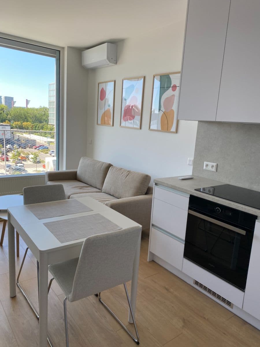 Pronájem bytu 1+1 34 m², Rožňavská, Nové Mesto, Bratislavský kraj Pronájem bytu 1+1 34 m², Rožňavská, Nové Mesto, Bratislavský kraj