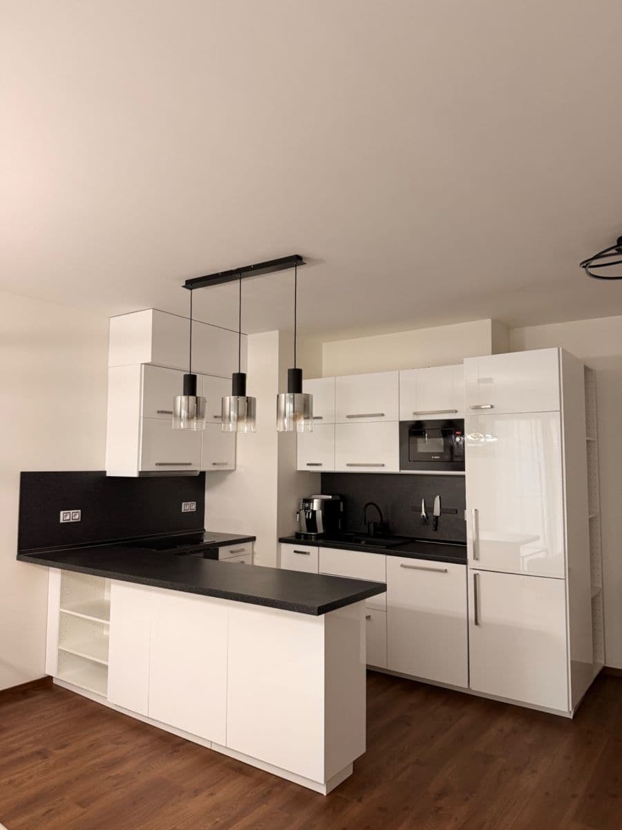 Pronájem bytu 2+kk 62 m², Vojenova, Praha, Praha Pronájem bytu 2+kk 62 m², Vojenova, Praha, Praha