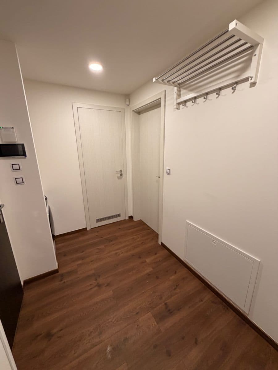 Pronájem bytu 2+kk 62 m², Vojenova, Praha, Praha Pronájem bytu 2+kk 62 m², Vojenova, Praha, Praha