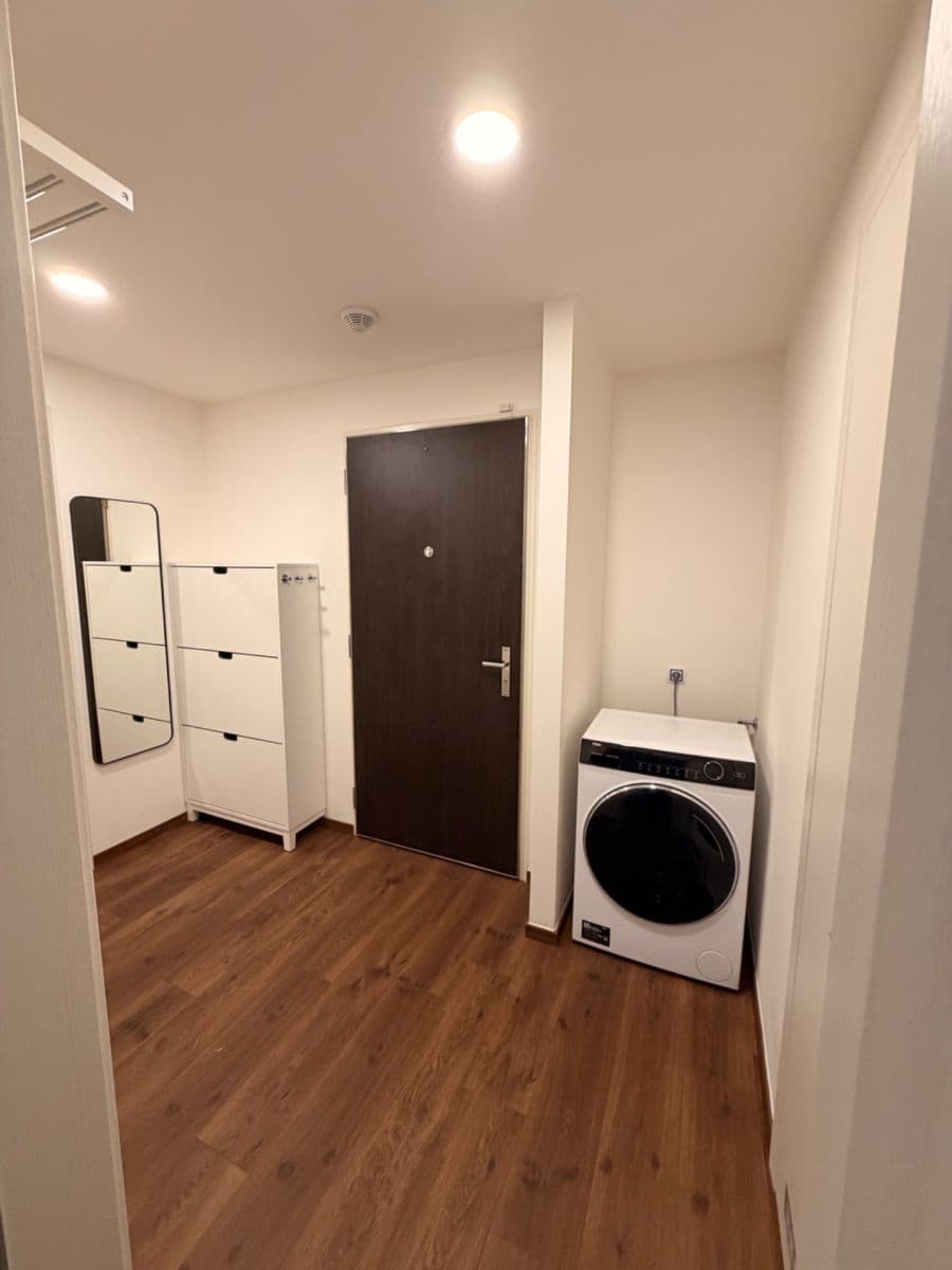 Pronájem bytu 2+kk 62 m², Vojenova, Praha, Praha Pronájem bytu 2+kk 62 m², Vojenova, Praha, Praha