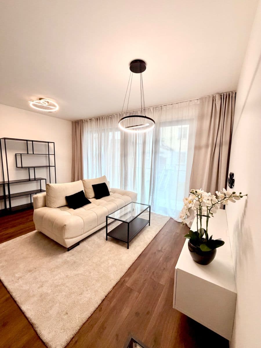 Pronájem bytu 2+kk 62 m², Vojenova, Praha, Praha Pronájem bytu 2+kk 62 m², Vojenova, Praha, Praha