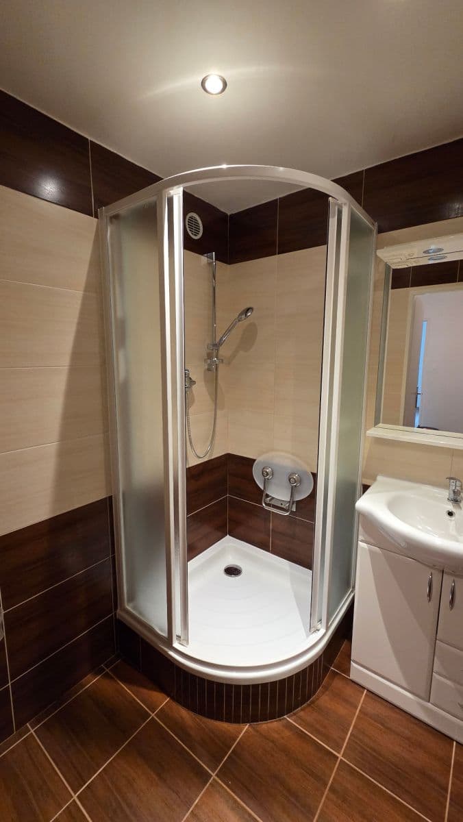 Pronájem bytu 3+1 71 m², Jungmannova, Hradec Králové, Královéhradecký kraj Pronájem bytu 3+1 71 m², Jungmannova, Hradec Králové, Královéhradecký kraj