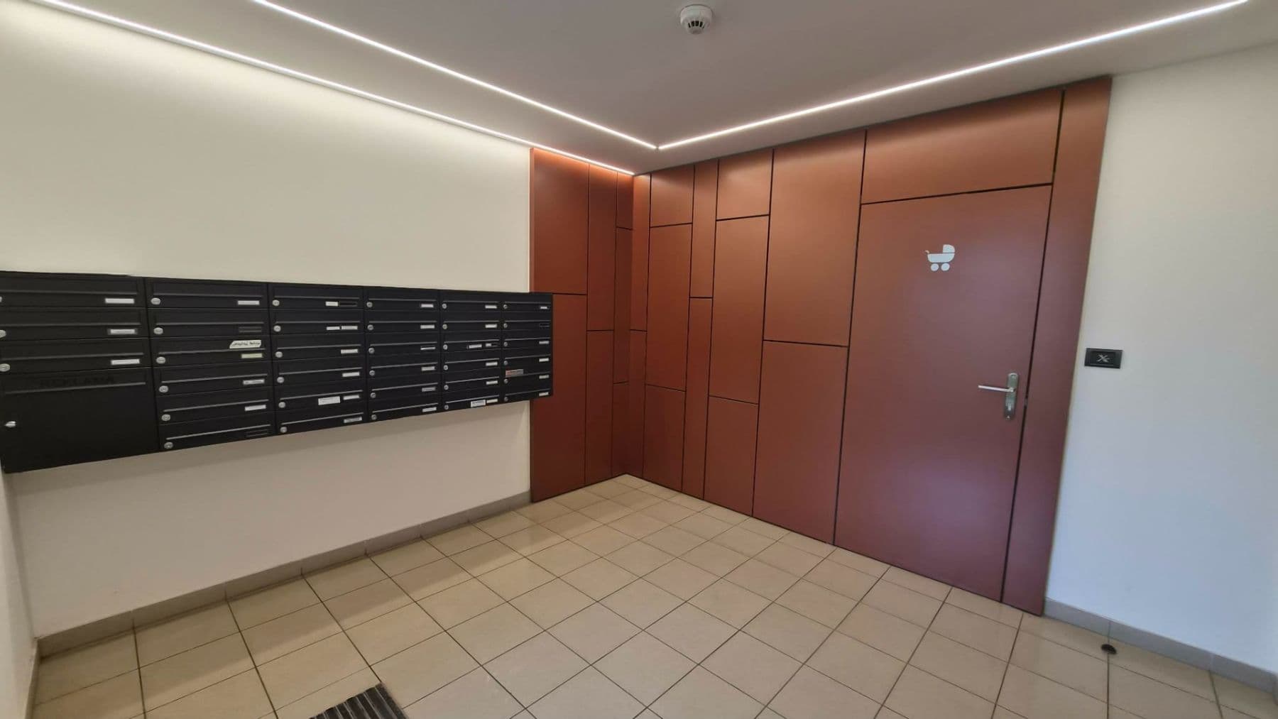 Pronájem bytu 2+kk 65 m², Zlochova, Praha, Praha Pronájem bytu 2+kk 65 m², Zlochova, Praha, Praha