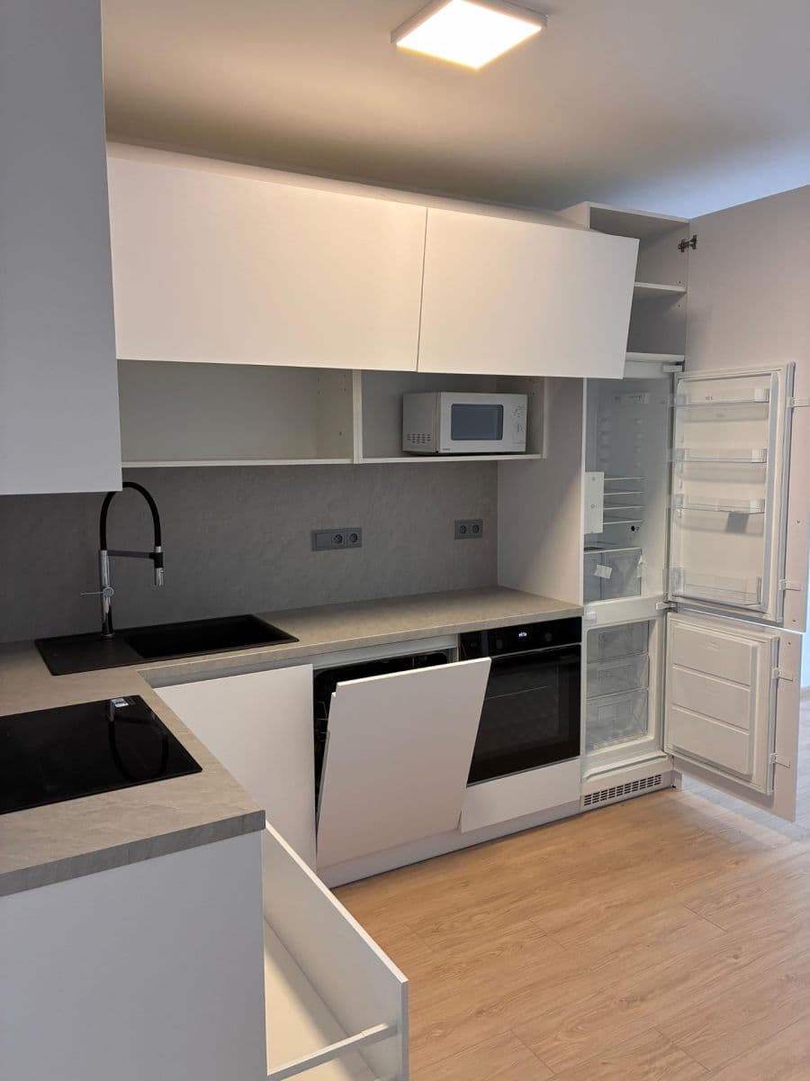 Pronájem bytu 2+kk 49 m², Cihlářská, Hostivice, Středočeský kraj Pronájem bytu 2+kk 49 m², Cihlářská, Hostivice, Středočeský kraj