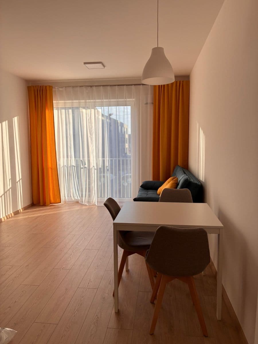 Pronájem bytu 2+kk 49 m², Cihlářská, Hostivice, Středočeský kraj Pronájem bytu 2+kk 49 m², Cihlářská, Hostivice, Středočeský kraj