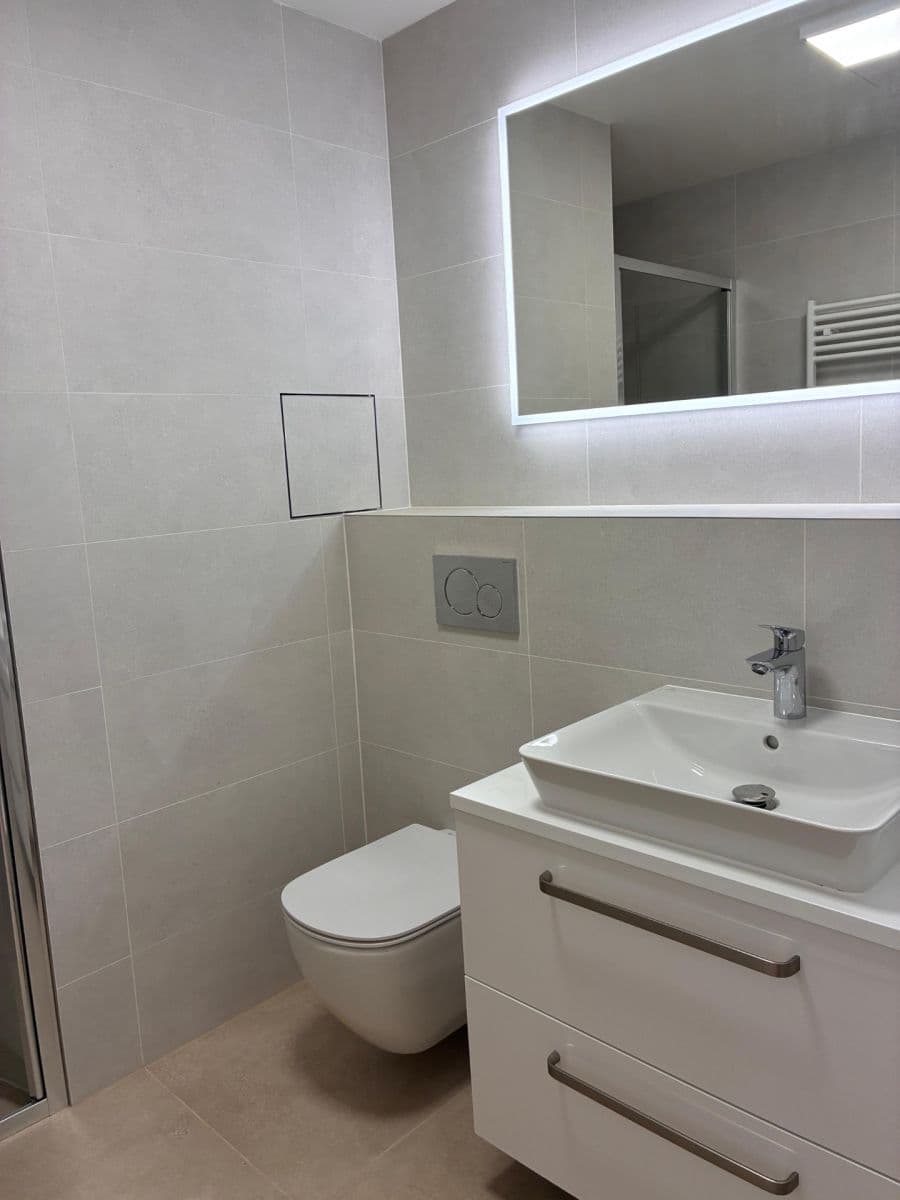 Pronájem bytu 2+kk 49 m², Cihlářská, Hostivice, Středočeský kraj Pronájem bytu 2+kk 49 m², Cihlářská, Hostivice, Středočeský kraj