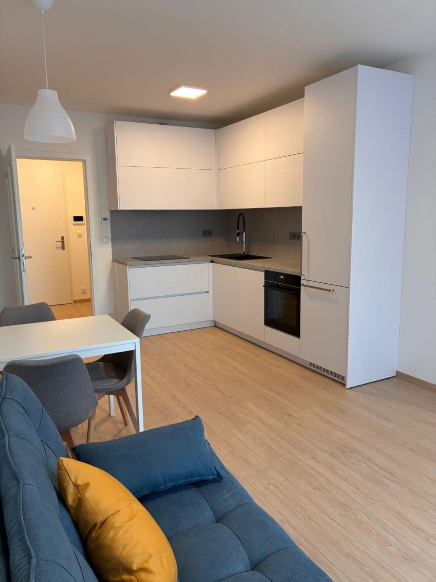 Pronájem bytu 2+kk 49 m², Cihlářská, Hostivice, Středočeský kraj Pronájem bytu 2+kk 49 m², Cihlářská, Hostivice, Středočeský kraj