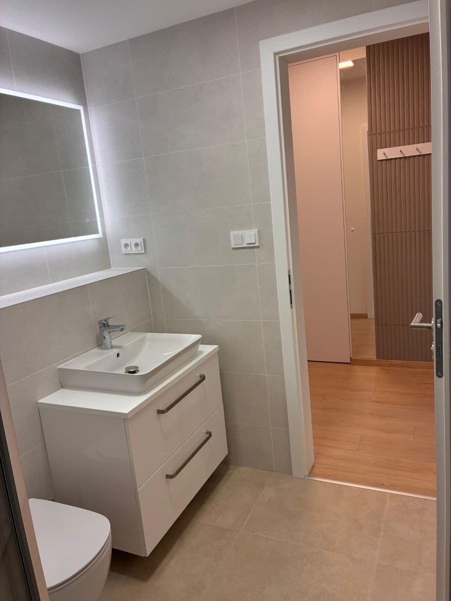 Pronájem bytu 2+kk 49 m², Cihlářská, Hostivice, Středočeský kraj Pronájem bytu 2+kk 49 m², Cihlářská, Hostivice, Středočeský kraj