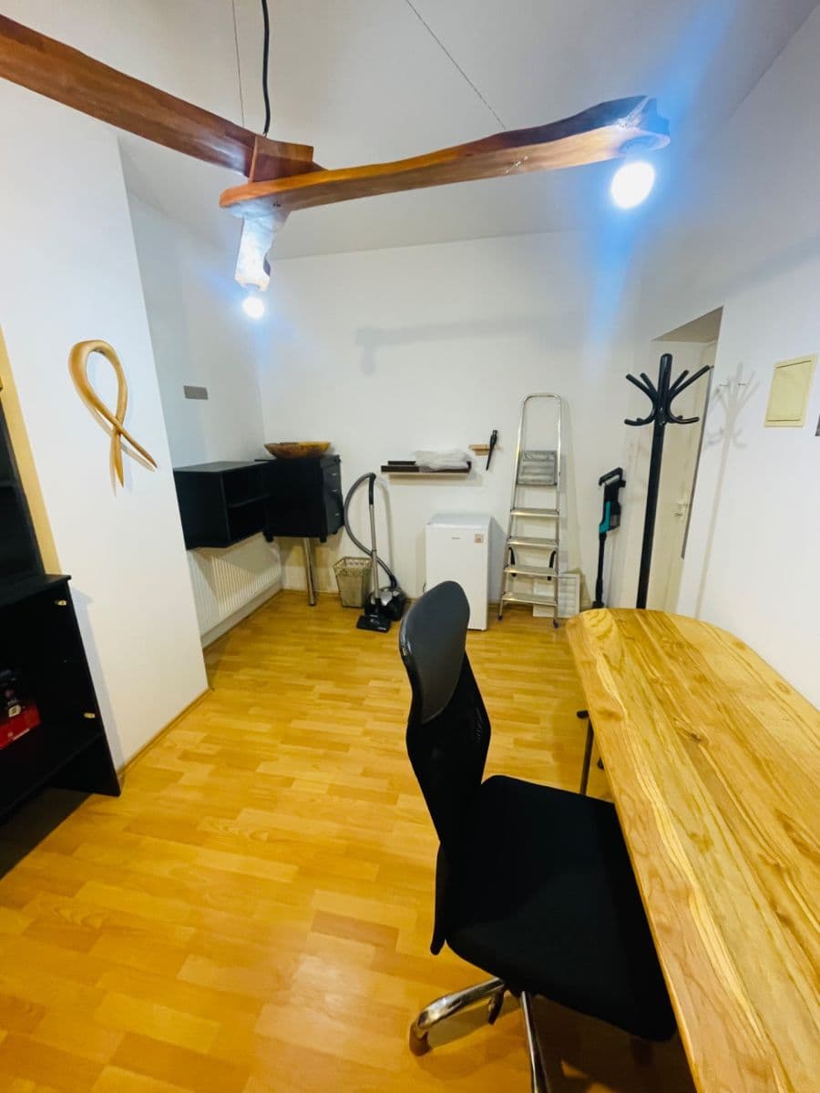 Prodej domu 174 m², pozemek 593 m², Sládkovičova, Lučenec, Banskobystrický kraj Prodej domu 174 m², pozemek 593 m², Sládkovičova, Lučenec, Banskobystrický kraj