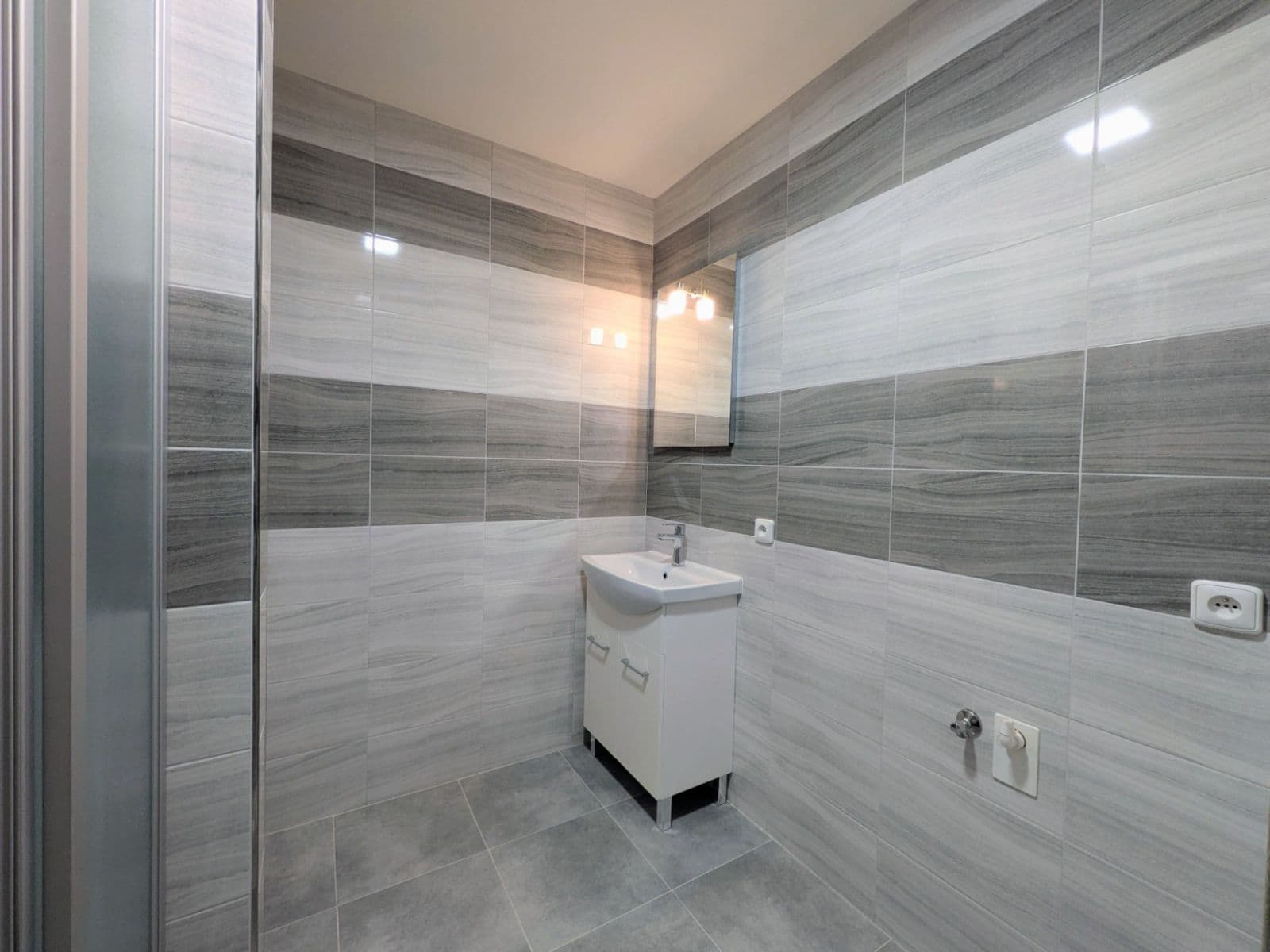 Prodej bytu 2+1 44 m², Lnářská, Trutnov, Královéhradecký kraj Prodej bytu 2+1 44 m², Lnářská, Trutnov, Královéhradecký kraj