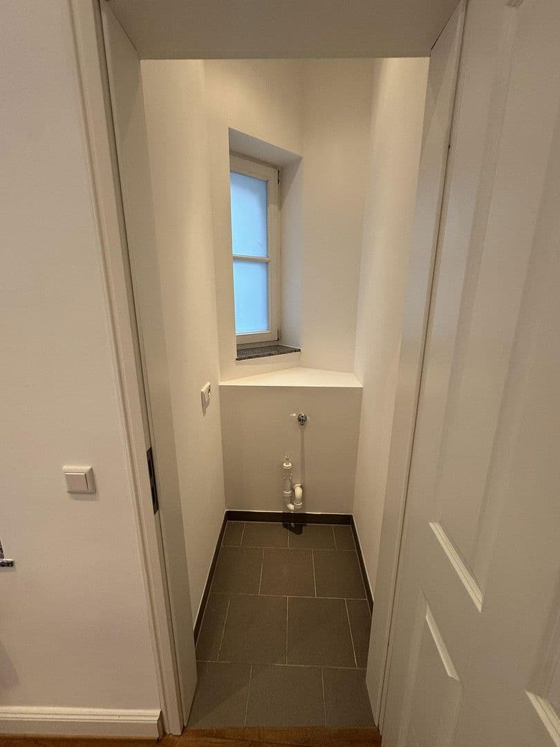 Pronájem bytu 4+1 112 m², Trimbornstrasse, Köln, Severní Porýní-Vestfálsko Pronájem bytu 4+1 112 m², Trimbornstrasse, Köln, Severní Porýní-Vestfálsko