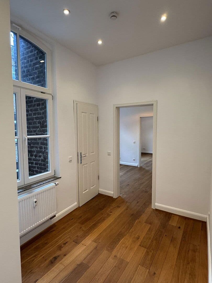 Pronájem bytu 4+1 112 m², Trimbornstrasse, Köln, Severní Porýní-Vestfálsko Pronájem bytu 4+1 112 m², Trimbornstrasse, Köln, Severní Porýní-Vestfálsko