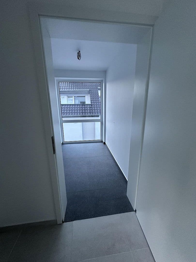 Pronájem bytu 3+1 65 m², Hundert-Morgen-Str. 2B, Kelsterbach, Hessen Pronájem bytu 3+1 65 m², Hundert-Morgen-Str. 2B, Kelsterbach, Hessen