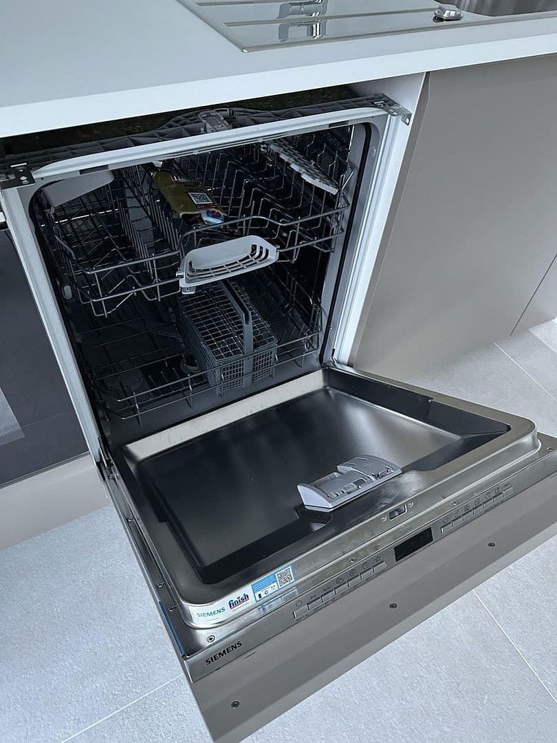 Pronájem bytu 3+1 65 m², Hundert-Morgen-Str. 2B, Kelsterbach, Hessen Pronájem bytu 3+1 65 m², Hundert-Morgen-Str. 2B, Kelsterbach, Hessen