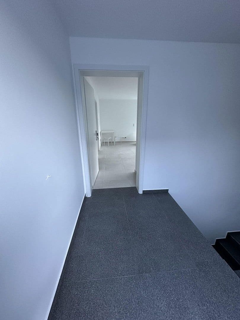 Pronájem bytu 3+1 65 m², Hundert-Morgen-Str. 2B, Kelsterbach, Hessen Pronájem bytu 3+1 65 m², Hundert-Morgen-Str. 2B, Kelsterbach, Hessen