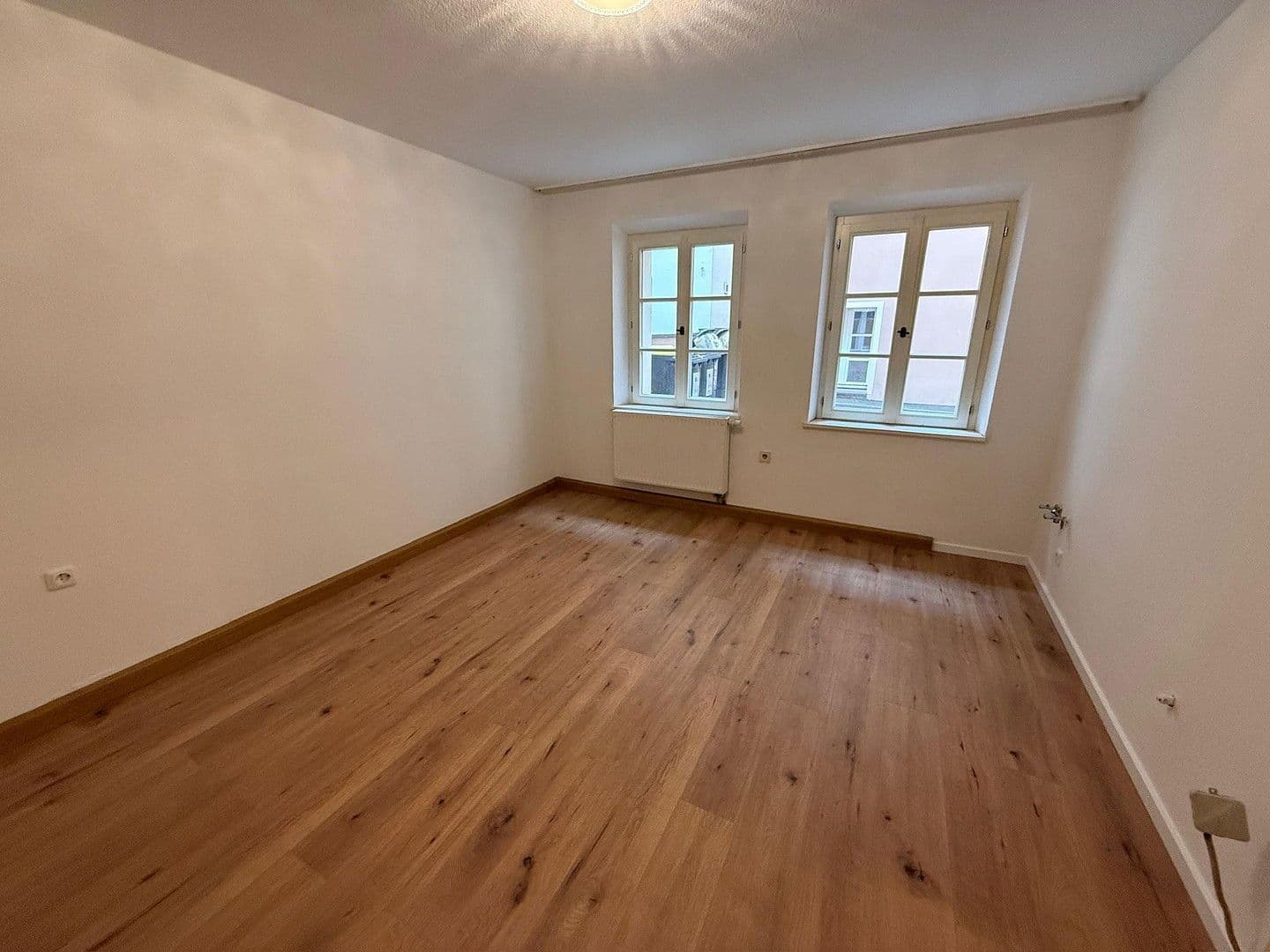 Pronájem bytu 2+1 62 m², Ludwigstr.48, Nürnberg, Bavorsko Pronájem bytu 2+1 62 m², Ludwigstr.48, Nürnberg, Bavorsko