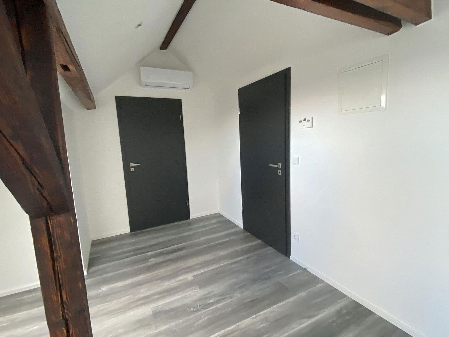 Prodej bytu 3+1 105 m², Schloßborner Straße 2, Frankfurt, Hessen Prodej bytu 3+1 105 m², Schloßborner Straße 2, Frankfurt, Hessen