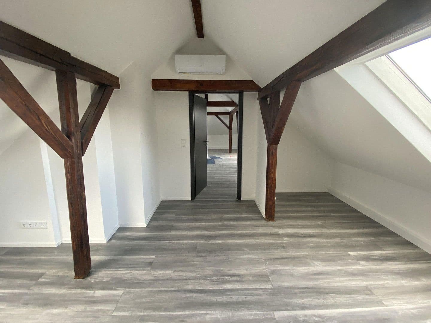 Prodej bytu 3+1 105 m², Schloßborner Straße 2, Frankfurt, Hessen Prodej bytu 3+1 105 m², Schloßborner Straße 2, Frankfurt, Hessen