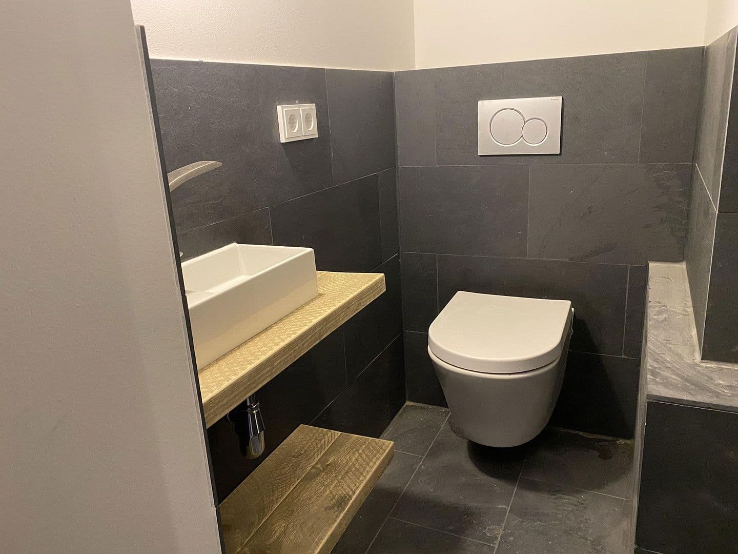 Prodej bytu 3+1 105 m², Schloßborner Straße 2, Frankfurt, Hessen Prodej bytu 3+1 105 m², Schloßborner Straße 2, Frankfurt, Hessen