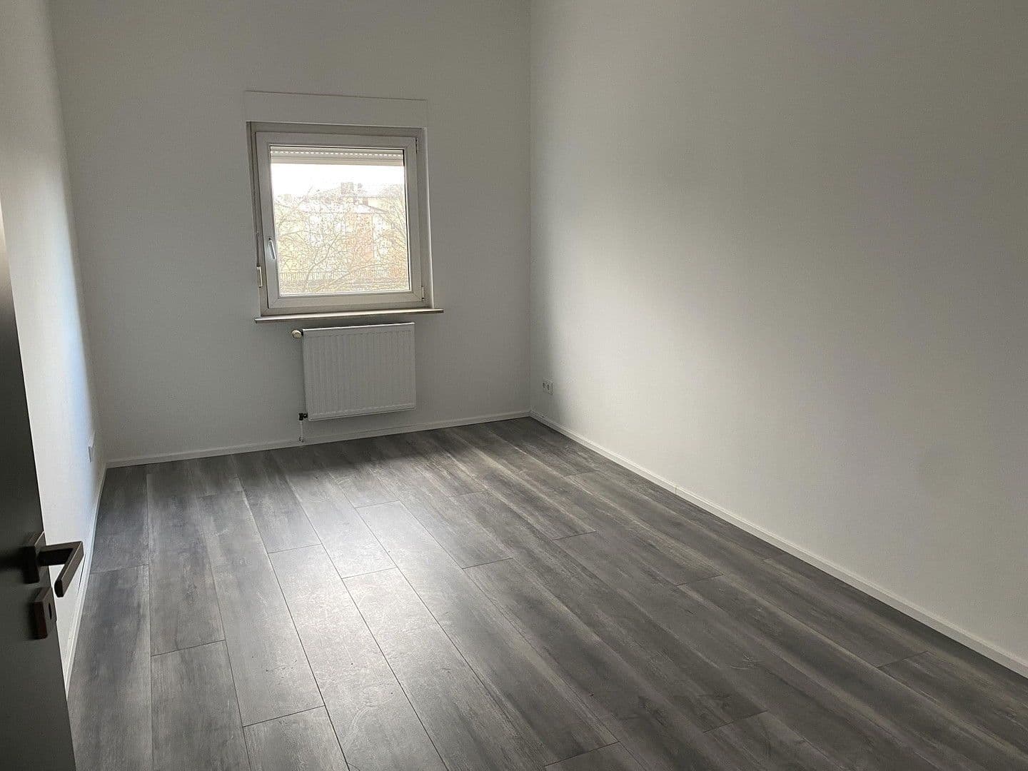 Prodej bytu 3+1 105 m², Schloßborner Straße 2, Frankfurt, Hessen Prodej bytu 3+1 105 m², Schloßborner Straße 2, Frankfurt, Hessen