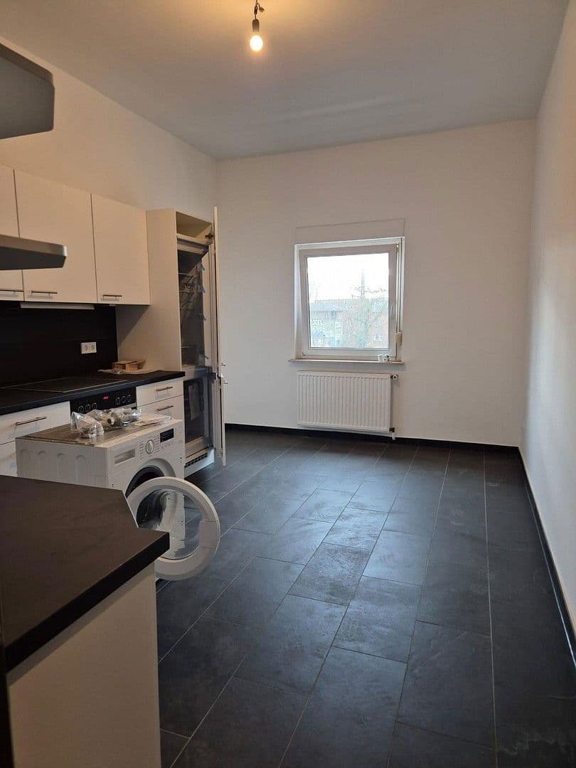 Prodej bytu 3+1 105 m², Schloßborner Straße 2, Frankfurt, Hessen Prodej bytu 3+1 105 m², Schloßborner Straße 2, Frankfurt, Hessen