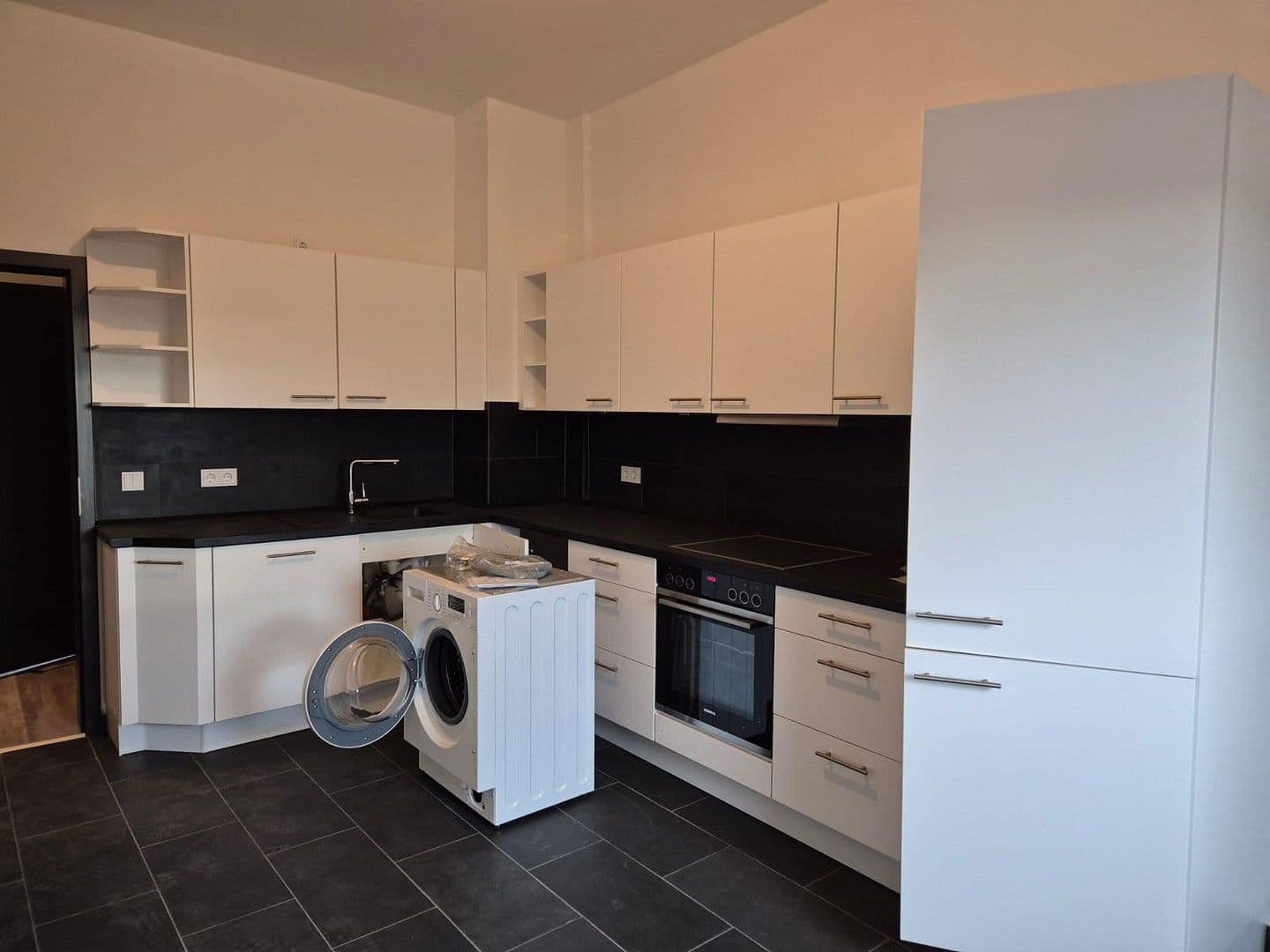 Prodej bytu 3+1 105 m², Schloßborner Straße 2, Frankfurt, Hessen Prodej bytu 3+1 105 m², Schloßborner Straße 2, Frankfurt, Hessen