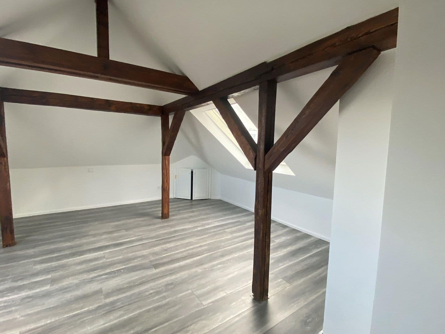 Prodej bytu 3+1 105 m², Schloßborner Straße 2, Frankfurt, Hessen Prodej bytu 3+1 105 m², Schloßborner Straße 2, Frankfurt, Hessen