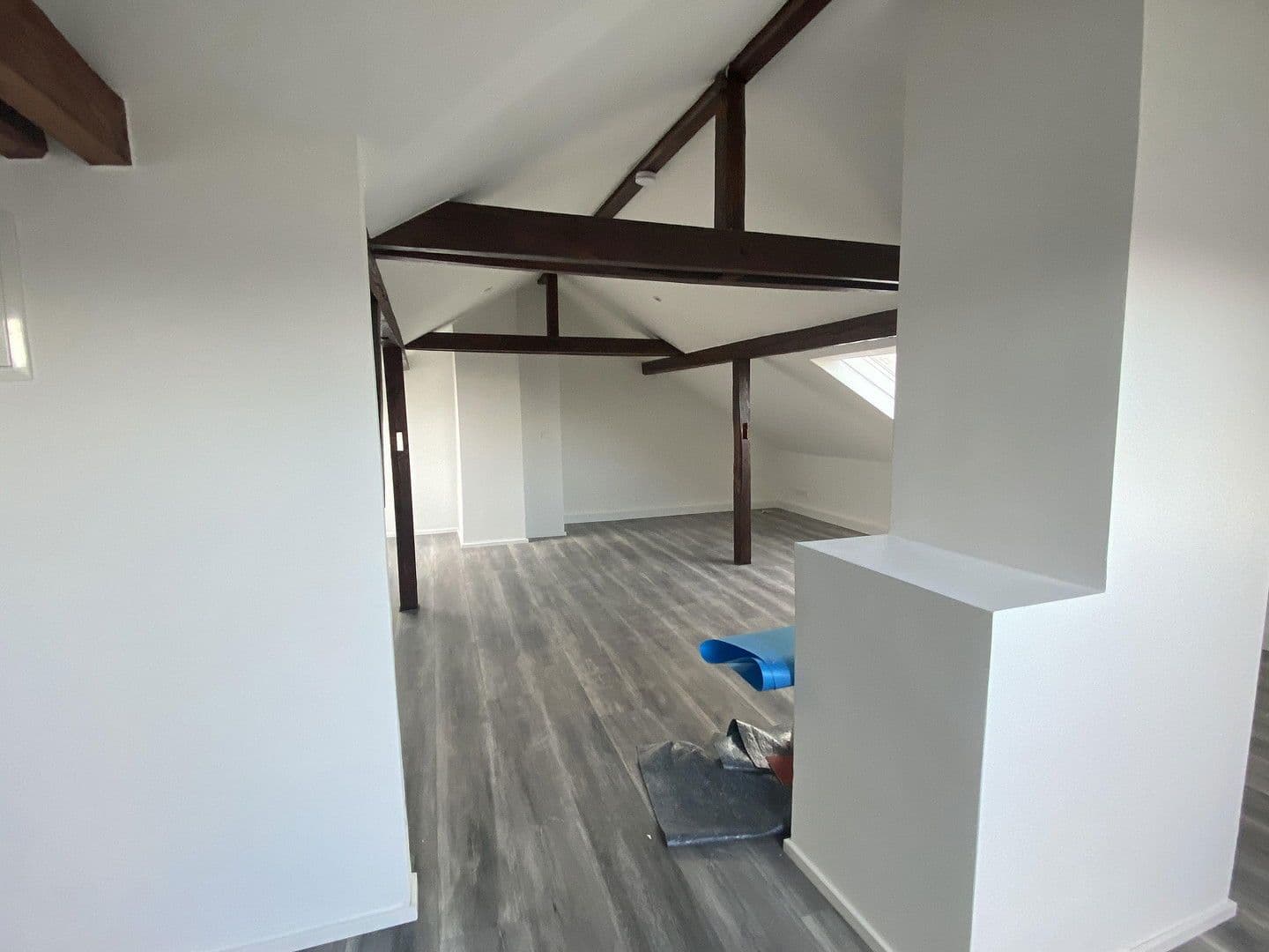 Prodej bytu 3+1 105 m², Schloßborner Straße 2, Frankfurt, Hessen Prodej bytu 3+1 105 m², Schloßborner Straße 2, Frankfurt, Hessen