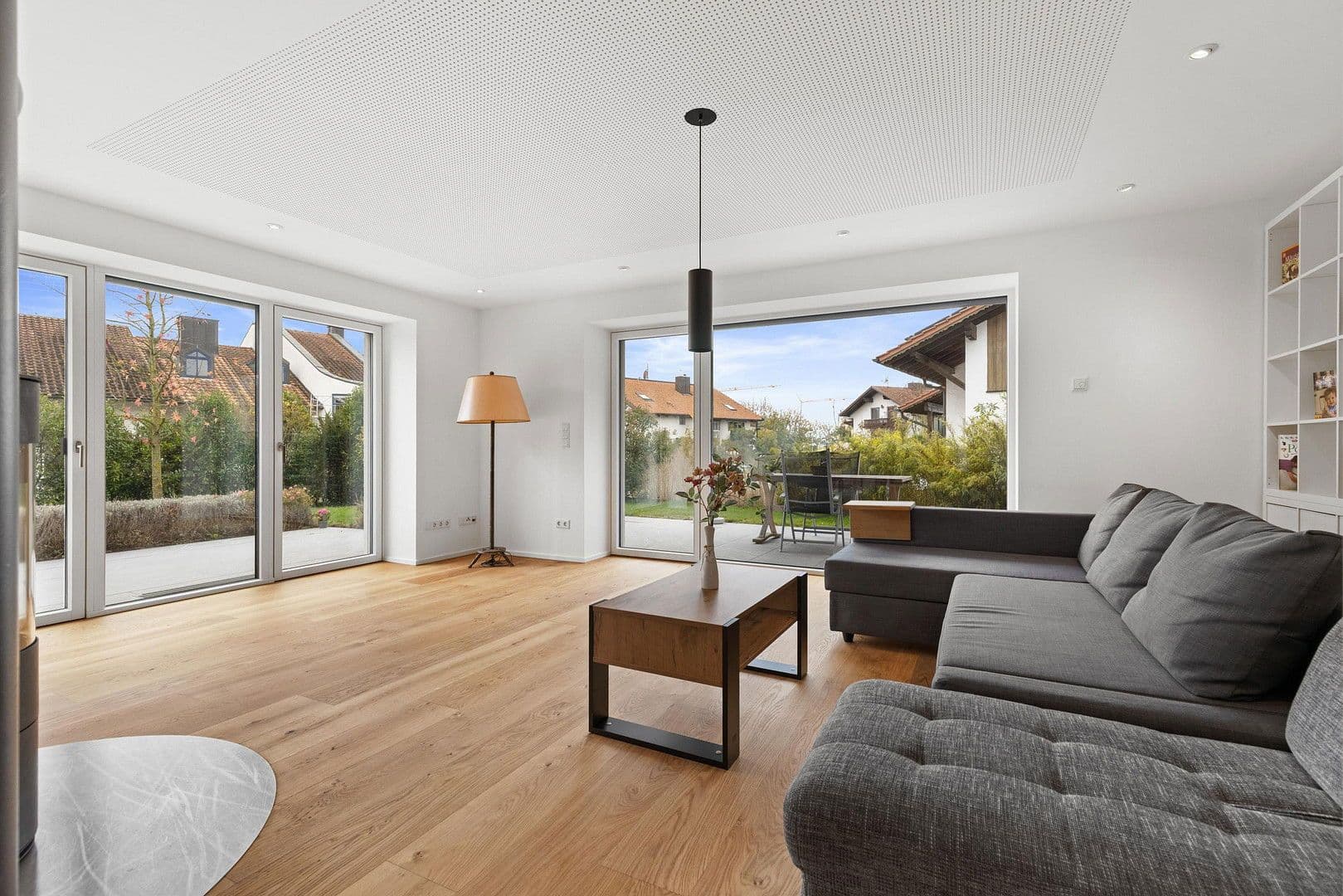 Prodej domu 303 m², pozemek 1.035 m², Bürgermeister-Huber-Straße 21, Loiching, Bavorsko Prodej domu 303 m², pozemek 1.035 m², Bürgermeister-Huber-Straße 21, Loiching, Bavorsko