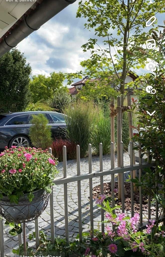 Prodej domu 303 m², pozemek 1.035 m², Bürgermeister-Huber-Straße 21, Loiching, Bavorsko Prodej domu 303 m², pozemek 1.035 m², Bürgermeister-Huber-Straße 21, Loiching, Bavorsko