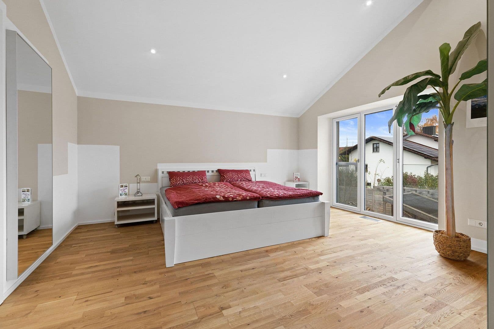 Prodej domu 303 m², pozemek 1.035 m², Bürgermeister-Huber-Straße 21, Loiching, Bavorsko Prodej domu 303 m², pozemek 1.035 m², Bürgermeister-Huber-Straße 21, Loiching, Bavorsko