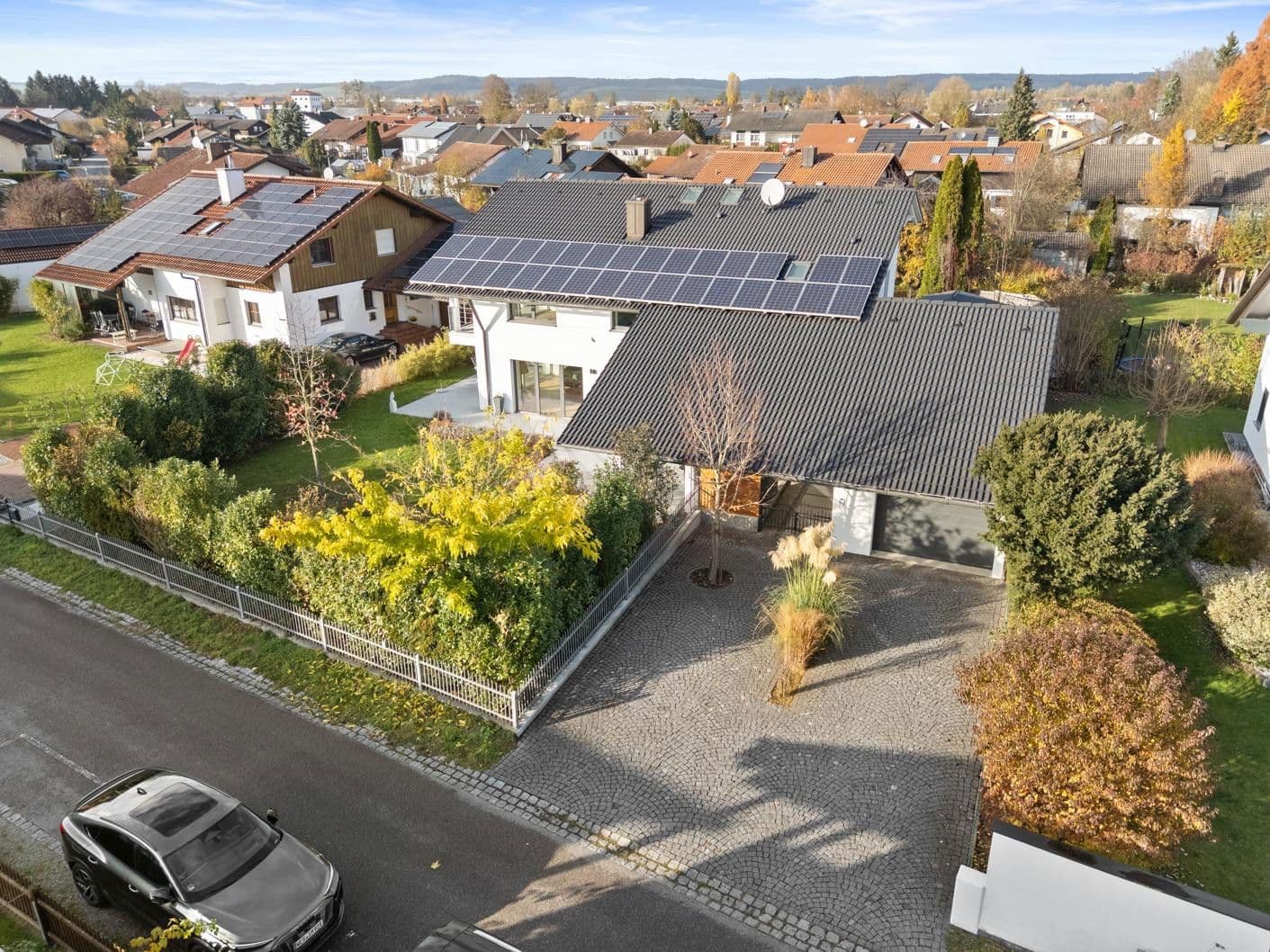 Prodej domu 303 m², pozemek 1.035 m², Bürgermeister-Huber-Straße 21, Loiching, Bavorsko Prodej domu 303 m², pozemek 1.035 m², Bürgermeister-Huber-Straße 21, Loiching, Bavorsko