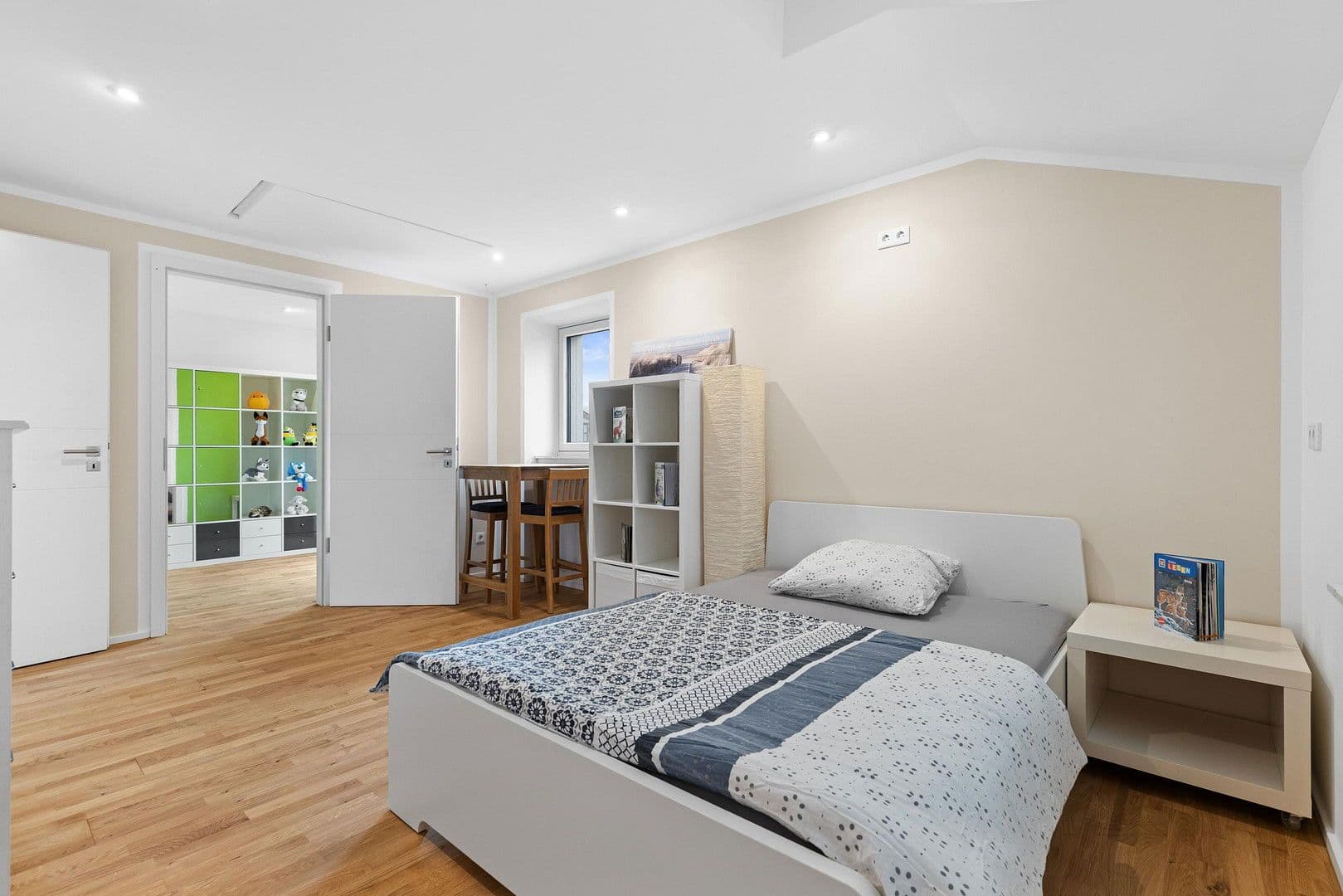 Prodej domu 303 m², pozemek 1.035 m², Bürgermeister-Huber-Straße 21, Loiching, Bavorsko Prodej domu 303 m², pozemek 1.035 m², Bürgermeister-Huber-Straße 21, Loiching, Bavorsko