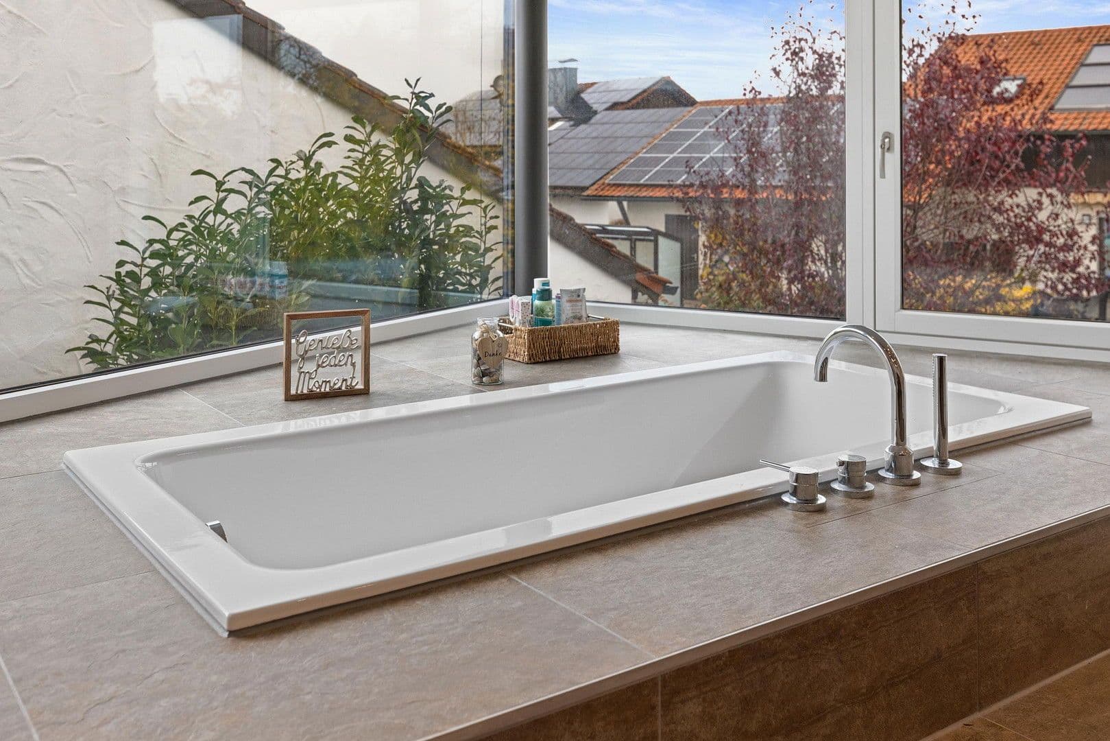 Prodej domu 303 m², pozemek 1.035 m², Bürgermeister-Huber-Straße 21, Loiching, Bavorsko Prodej domu 303 m², pozemek 1.035 m², Bürgermeister-Huber-Straße 21, Loiching, Bavorsko