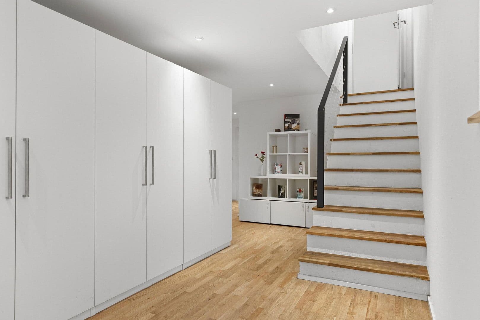 Prodej domu 303 m², pozemek 1.035 m², Bürgermeister-Huber-Straße 21, Loiching, Bavorsko Prodej domu 303 m², pozemek 1.035 m², Bürgermeister-Huber-Straße 21, Loiching, Bavorsko