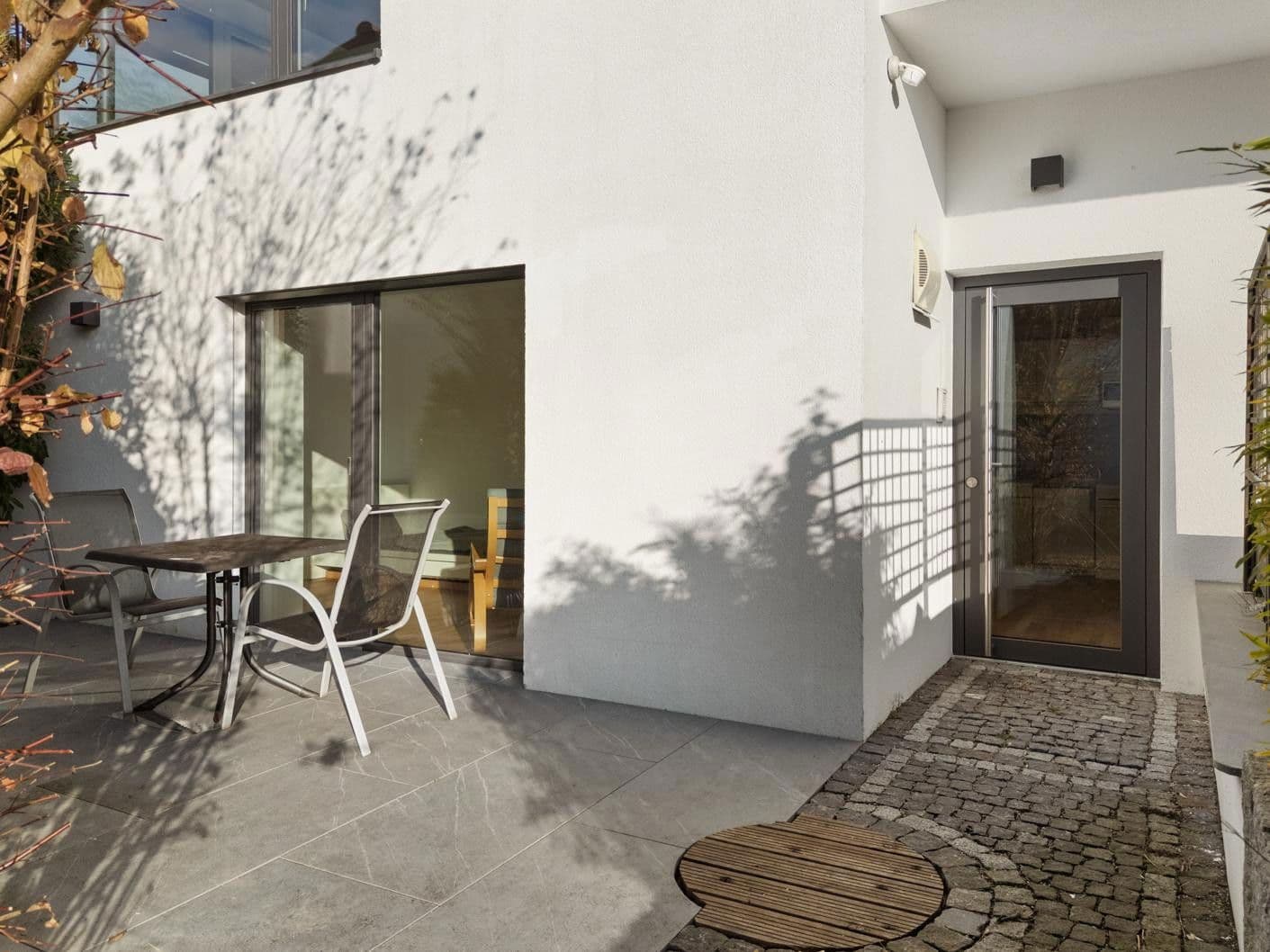 Prodej domu 303 m², pozemek 1.035 m², Bürgermeister-Huber-Straße 21, Loiching, Bavorsko Prodej domu 303 m², pozemek 1.035 m², Bürgermeister-Huber-Straße 21, Loiching, Bavorsko