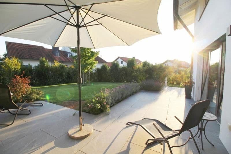 Prodej domu 303 m², pozemek 1.035 m², Bürgermeister-Huber-Straße 21, Loiching, Bavorsko Prodej domu 303 m², pozemek 1.035 m², Bürgermeister-Huber-Straße 21, Loiching, Bavorsko