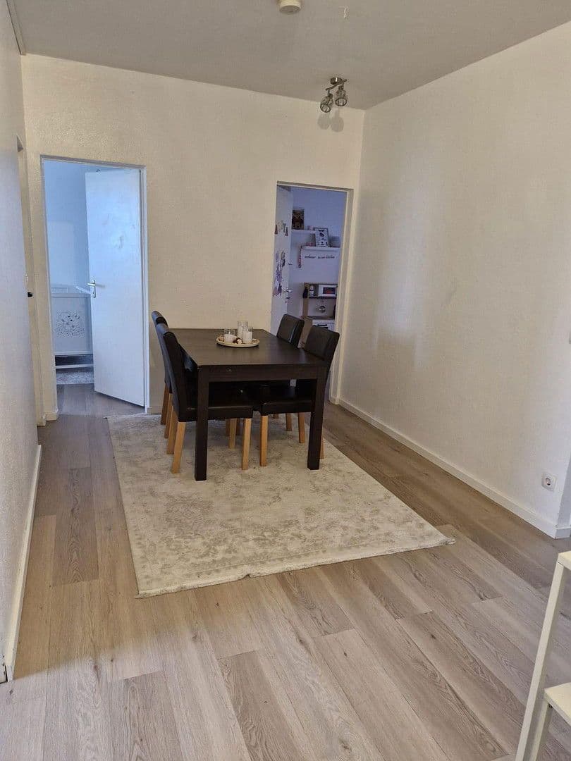 Prodej bytu 4+1 83 m², Geschwister-Scholl-Straße 15, Wiesbaden, Hessen Prodej bytu 4+1 83 m², Geschwister-Scholl-Straße 15, Wiesbaden, Hessen
