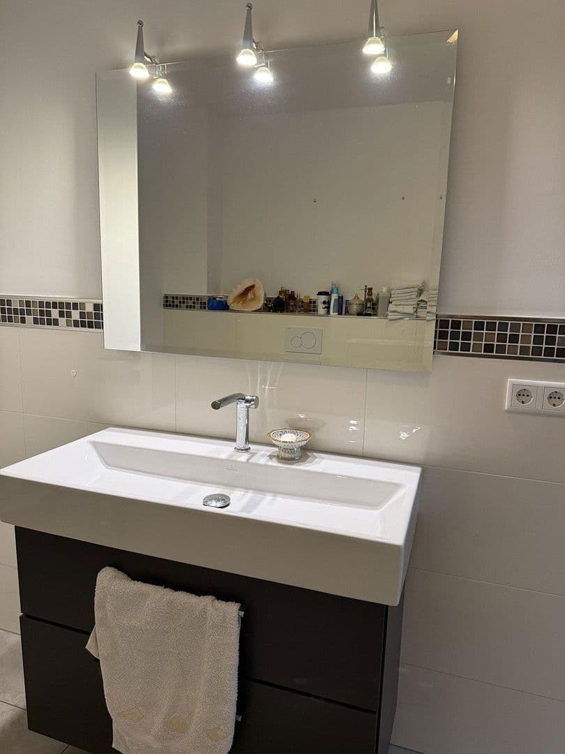 Pronájem bytu 3+1 104 m², Leichlingerstr. 1d, Leichlingen, Severní Porýní-Vestfálsko Pronájem bytu 3+1 104 m², Leichlingerstr. 1d, Leichlingen, Severní Porýní-Vestfálsko