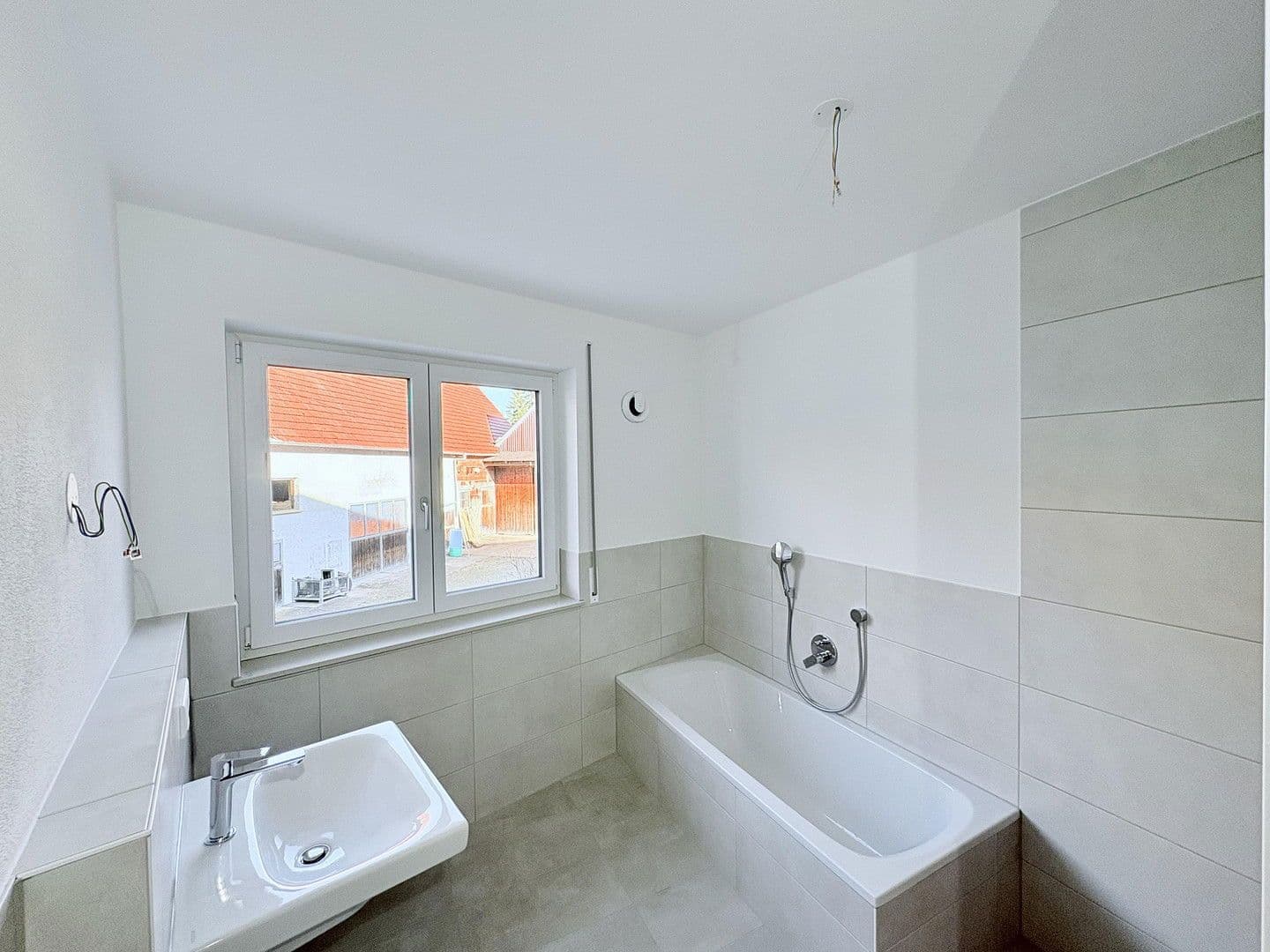 Pronájem domu 135 m², pozemek 1.300 m², Dürrlauingen, Bavorsko Pronájem domu 135 m², pozemek 1.300 m², Dürrlauingen, Bavorsko