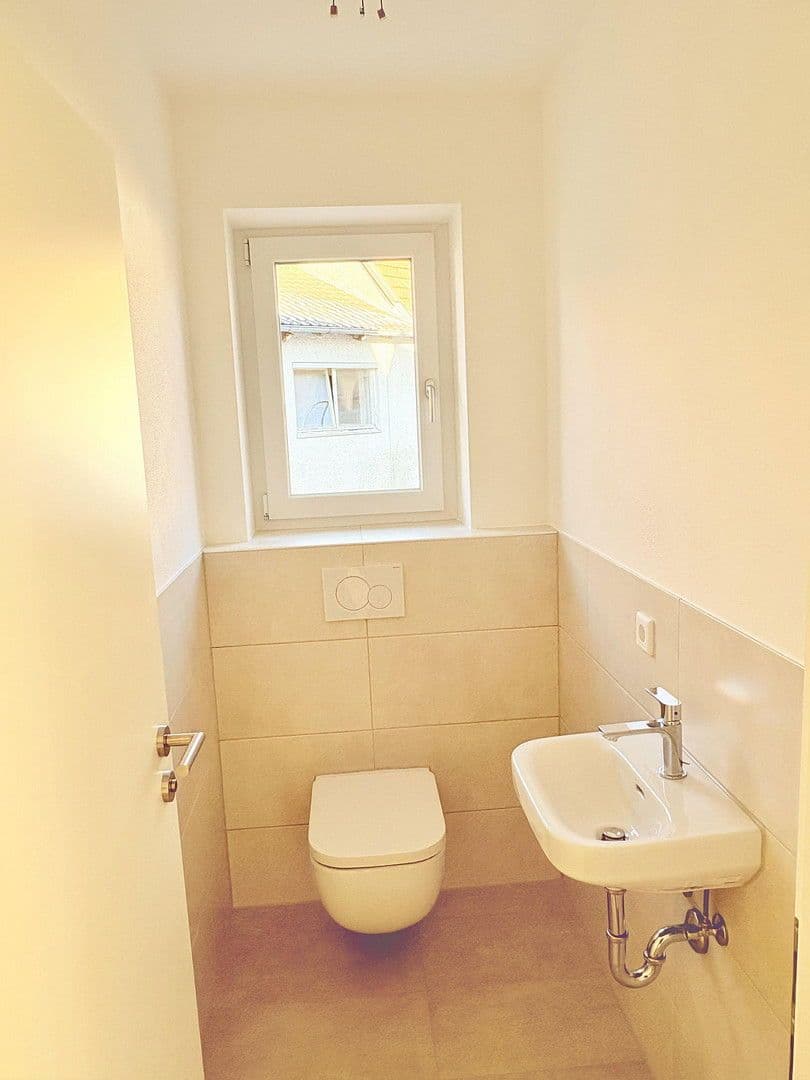 Pronájem domu 135 m², pozemek 1.300 m², Dürrlauingen, Bavorsko Pronájem domu 135 m², pozemek 1.300 m², Dürrlauingen, Bavorsko